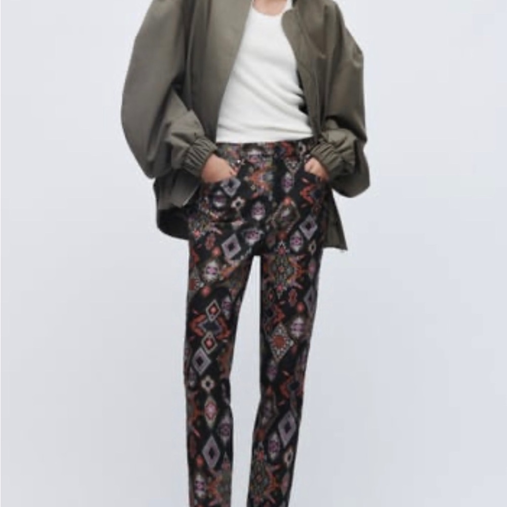 ZARA - Slim Printed Pants - like new Size M
